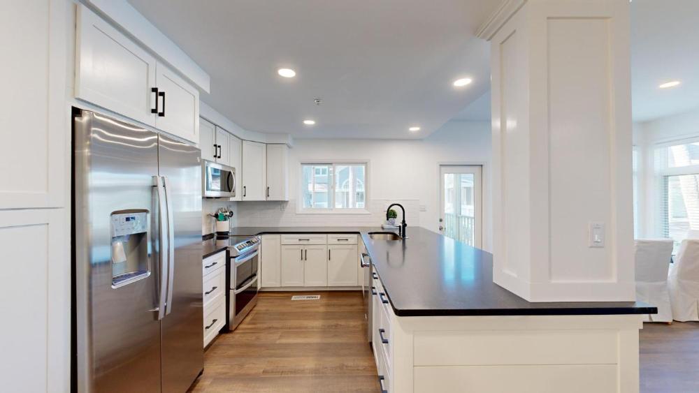 7645 Huntington Villa